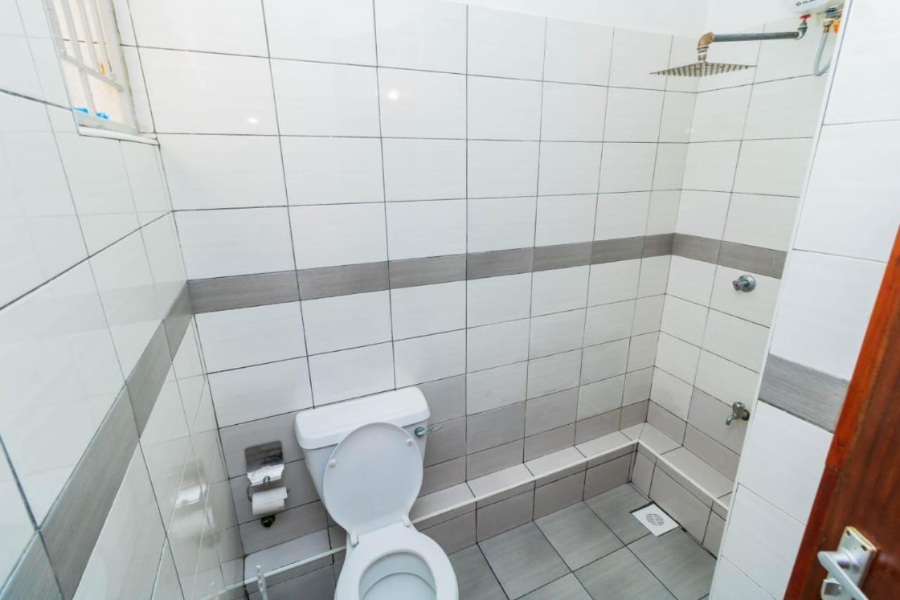 Executive 1 bedroom Queensize bed/hot shower/fast Wi-fi