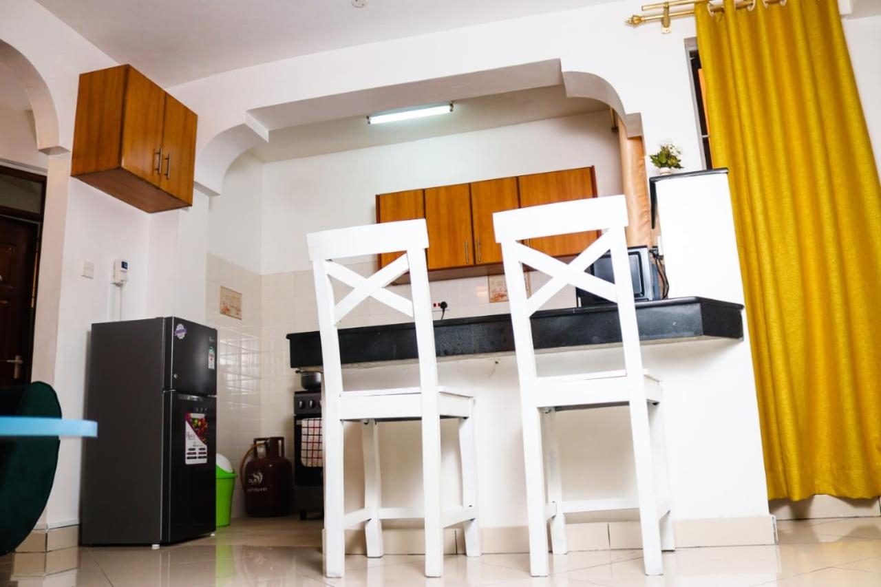 Executive 1 bedroom Queensize bed/hot shower/fast Wi-fi