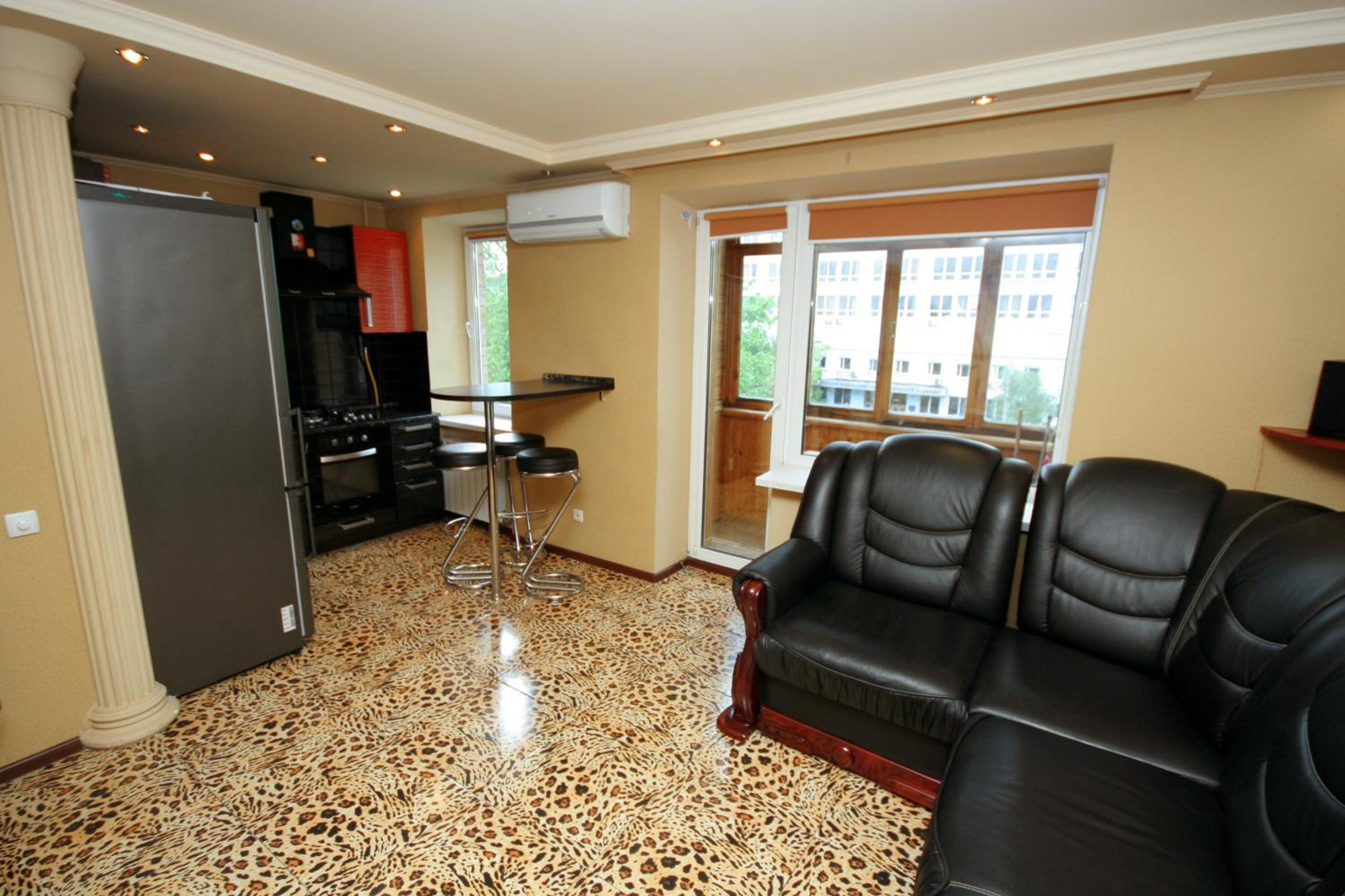 Pechersk Apartment in Kiev Center view 2