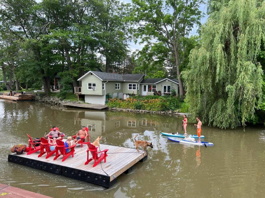 Fabulous Rustic Waterfront Cottage in Niagara
