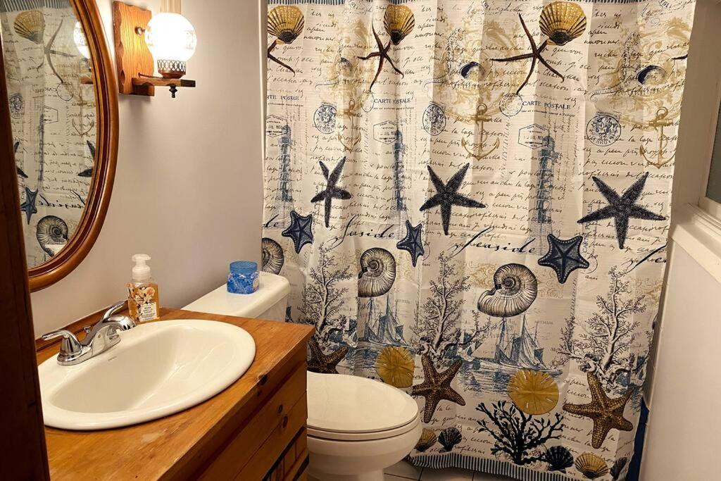 Fabulous Rustic Waterfront Cottage in Niagara