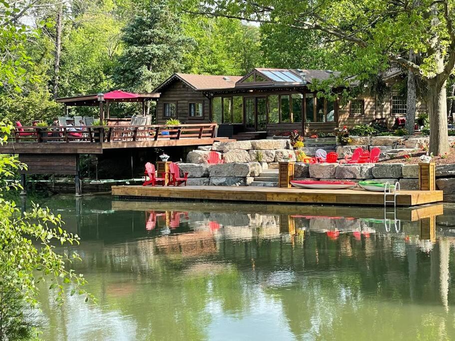 Fabulous Rustic Waterfront Cottage in Niagara