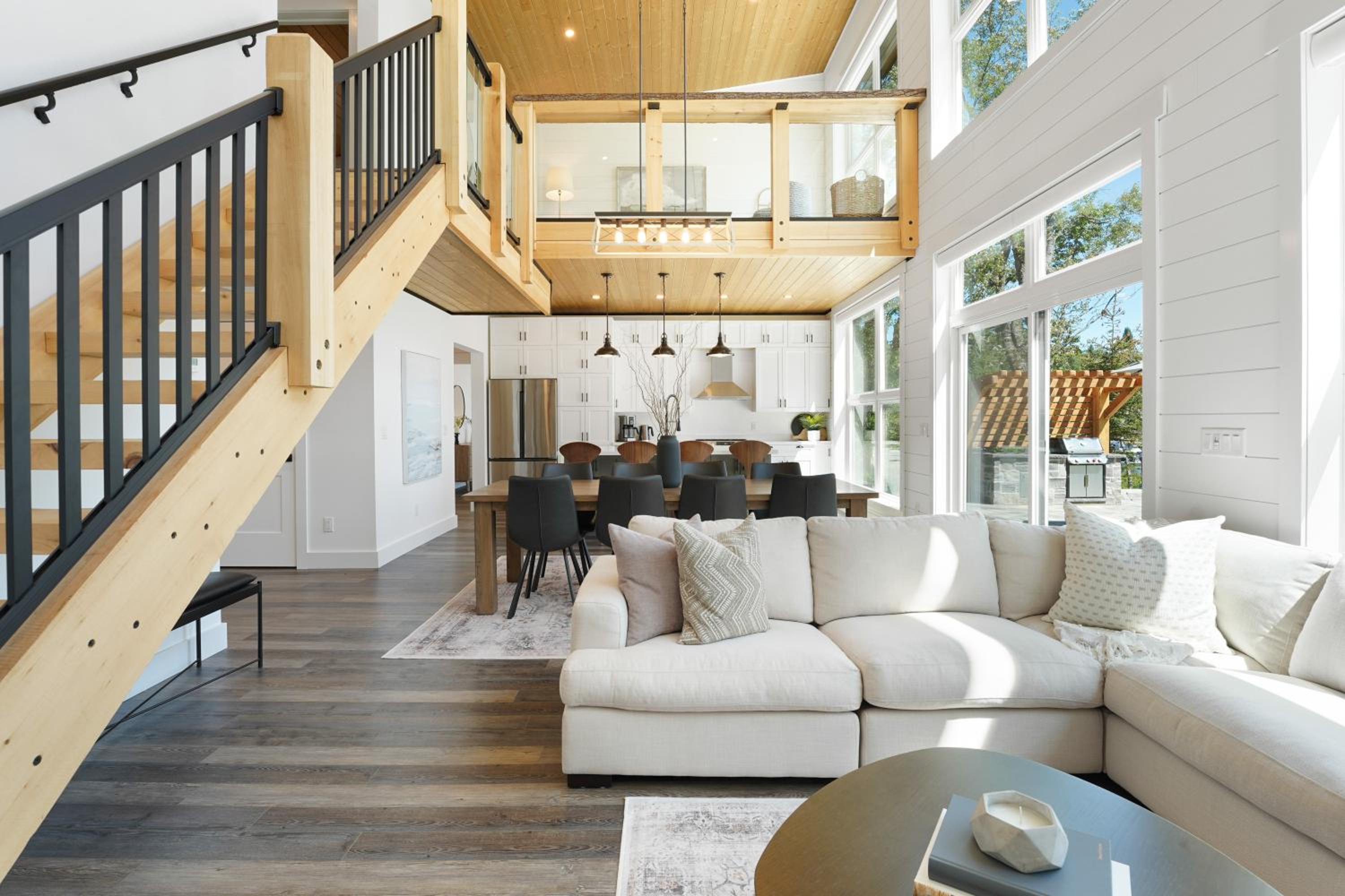 Luxury Muskoka Cottage 4 Bedroom with Sauna