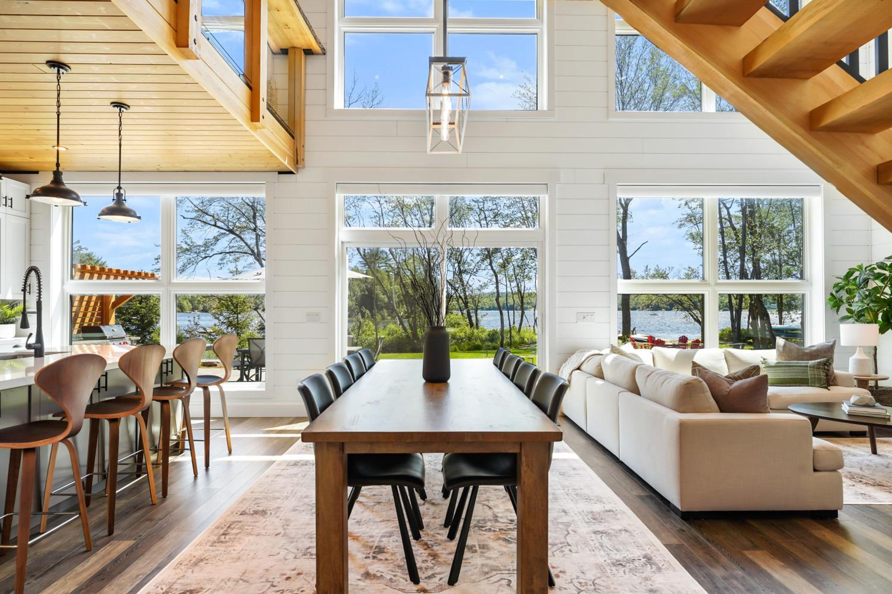 Luxury Muskoka Cottage 4 Bedroom with Sauna