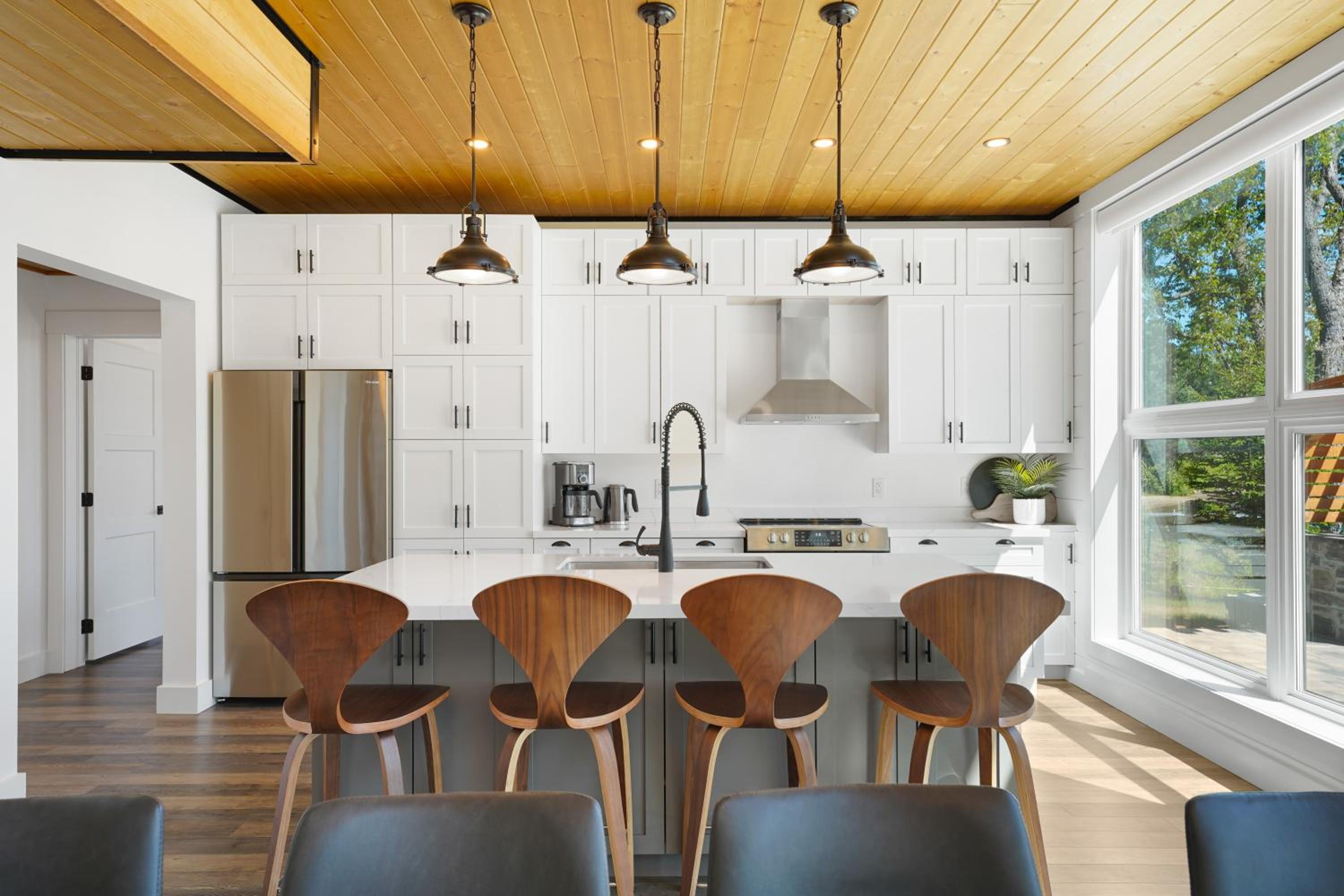 Luxury Muskoka Cottage 4 Bedroom with Sauna