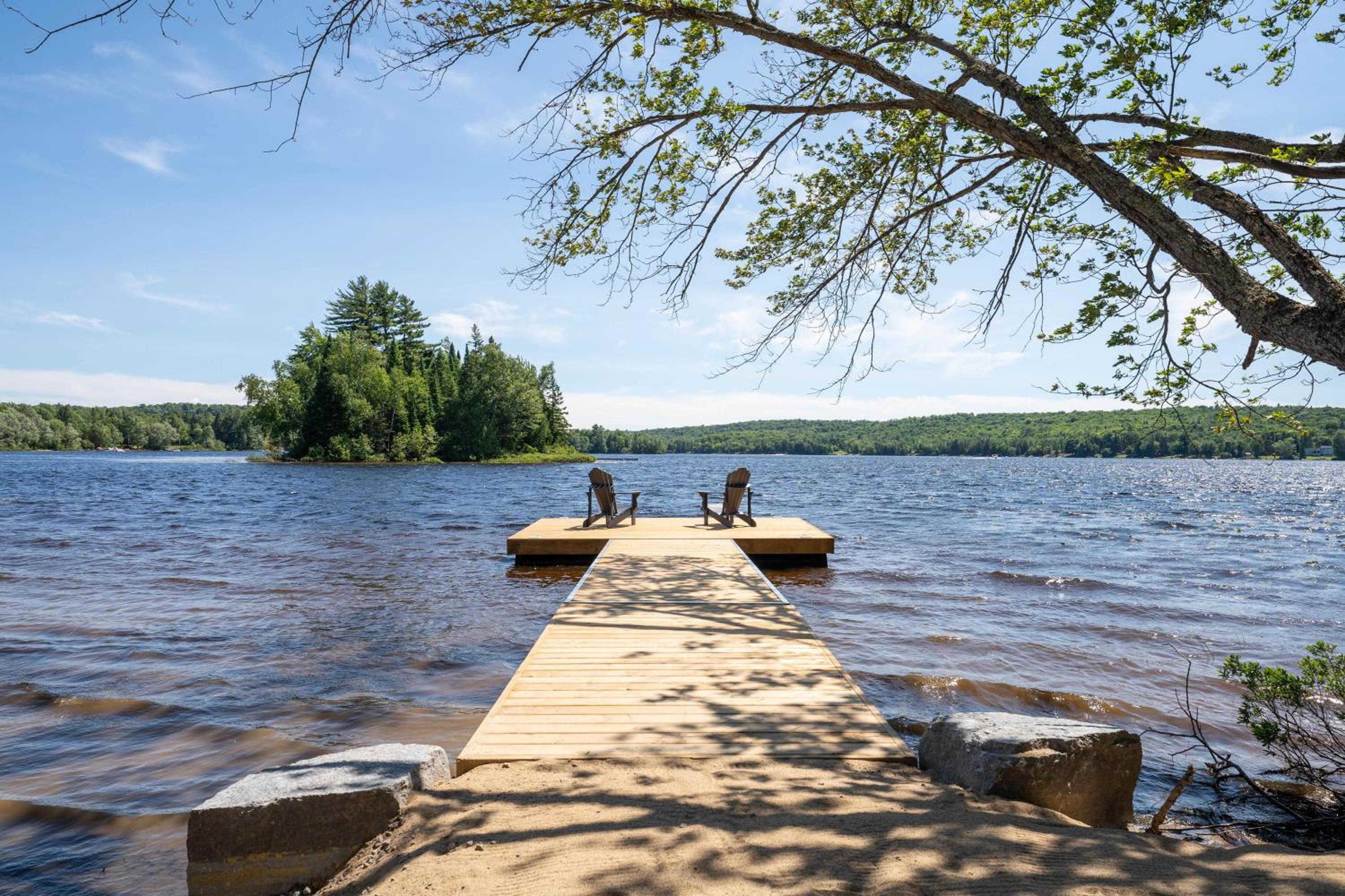Luxury Muskoka Cottage 4 Bedroom with Sauna
