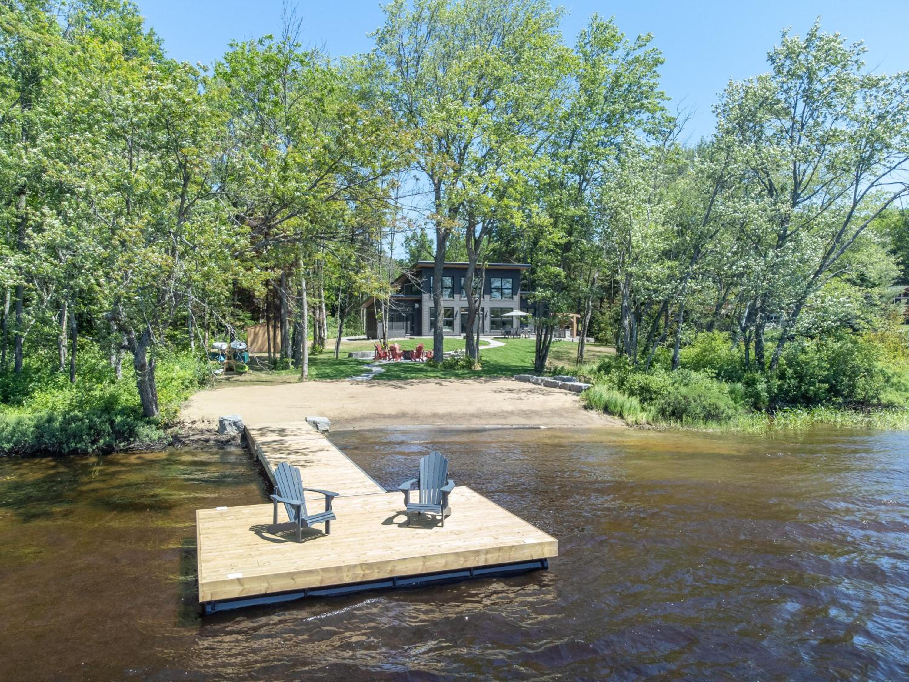 Luxury Muskoka Cottage 4 Bedroom with Sauna