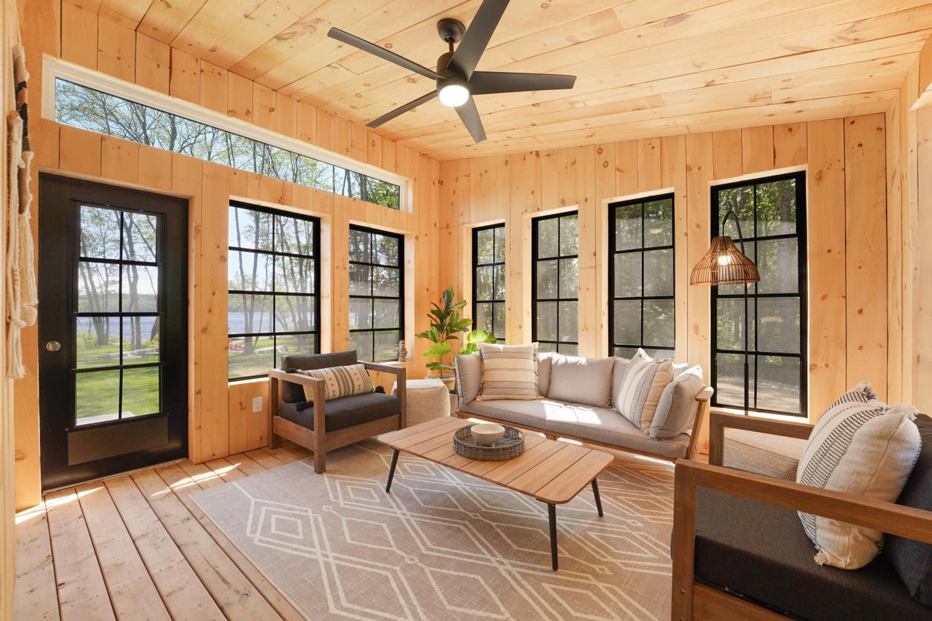 Luxury Muskoka Cottage 4 Bedroom with Sauna