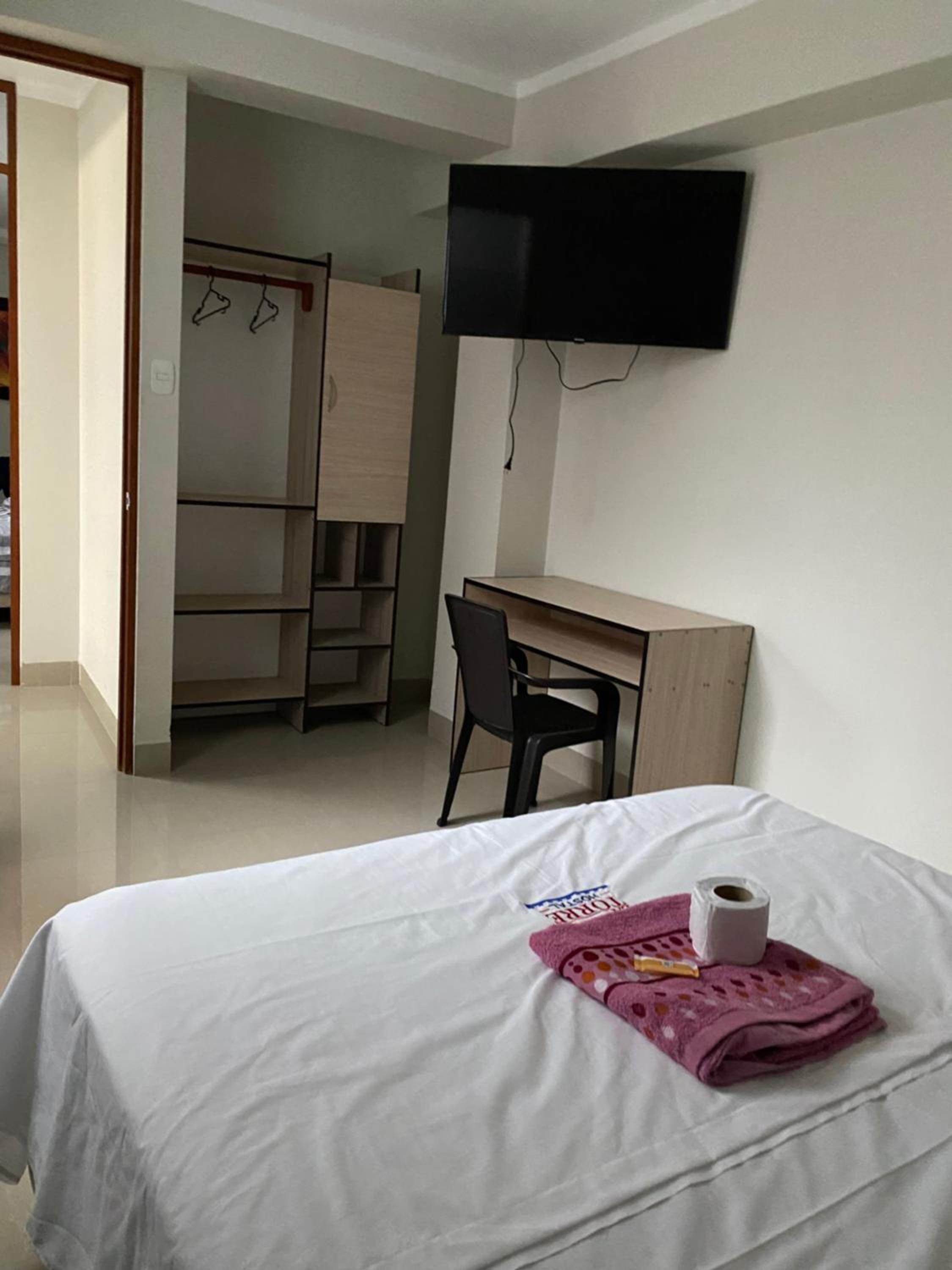 LATORRE HOSTAL