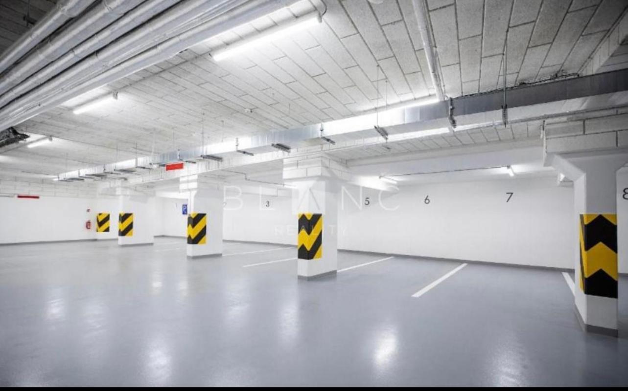 FREE PARKING- Newly built Apartment