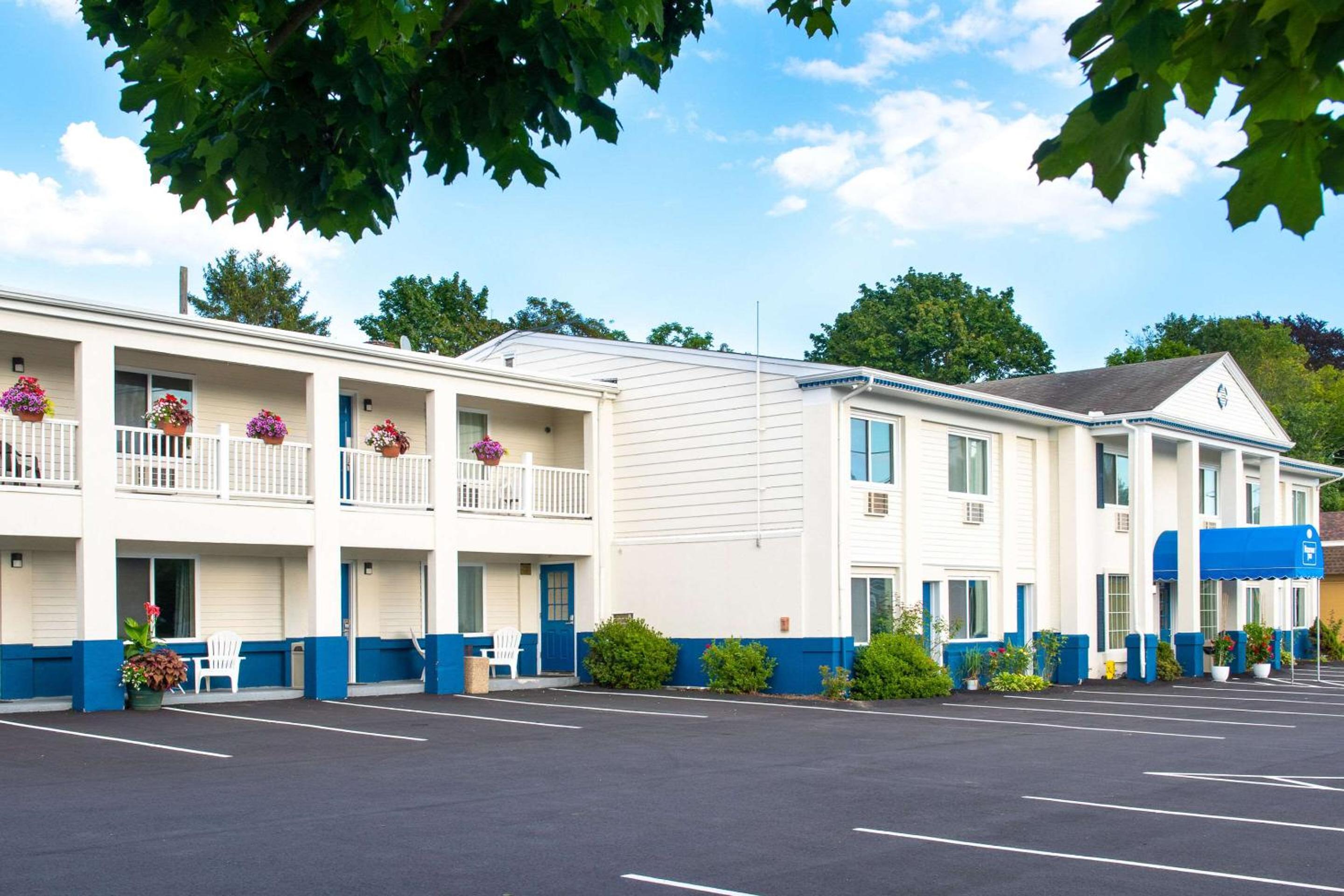 Rodeway Inn Middletown - Newport view 3