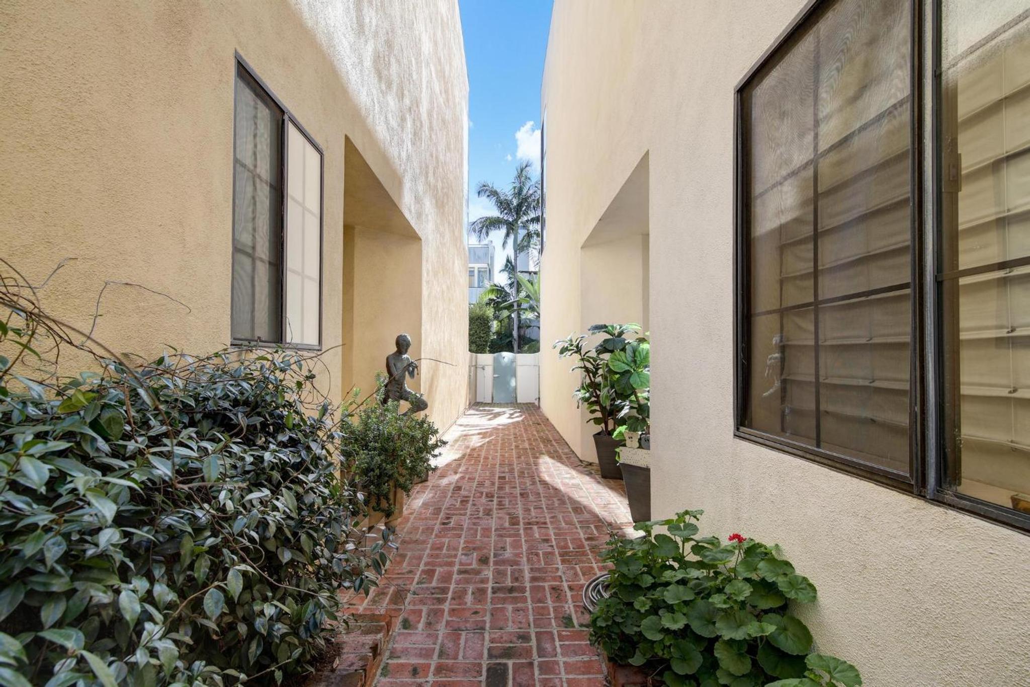 Private Room & Entrance in Marina Del Rey