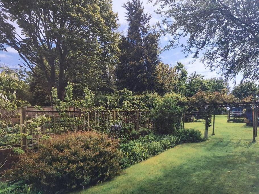 Nature Charm & Fruit Delights, multi-generation celebratory home -Try, Relax, Repeat - Sellindge view 4