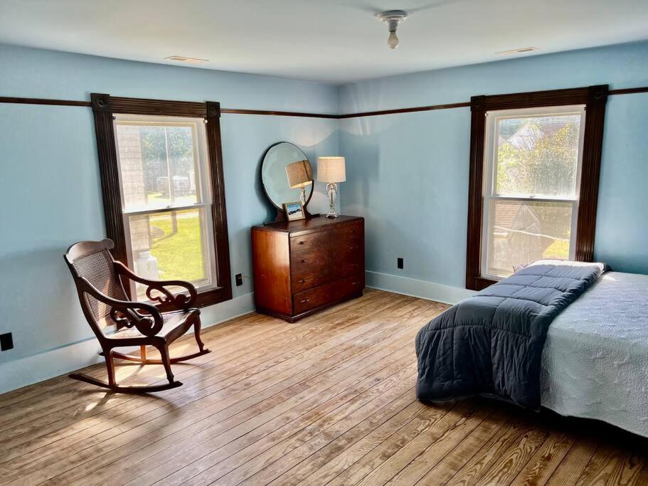 Waterway Getaway - a view from every room view 4