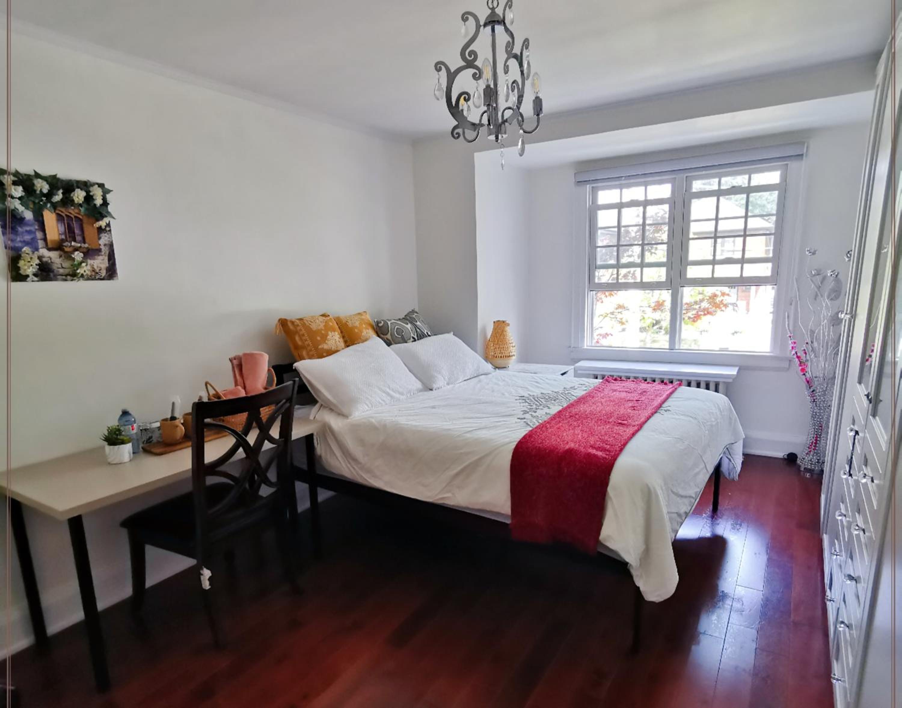Toronto central area double-bed room