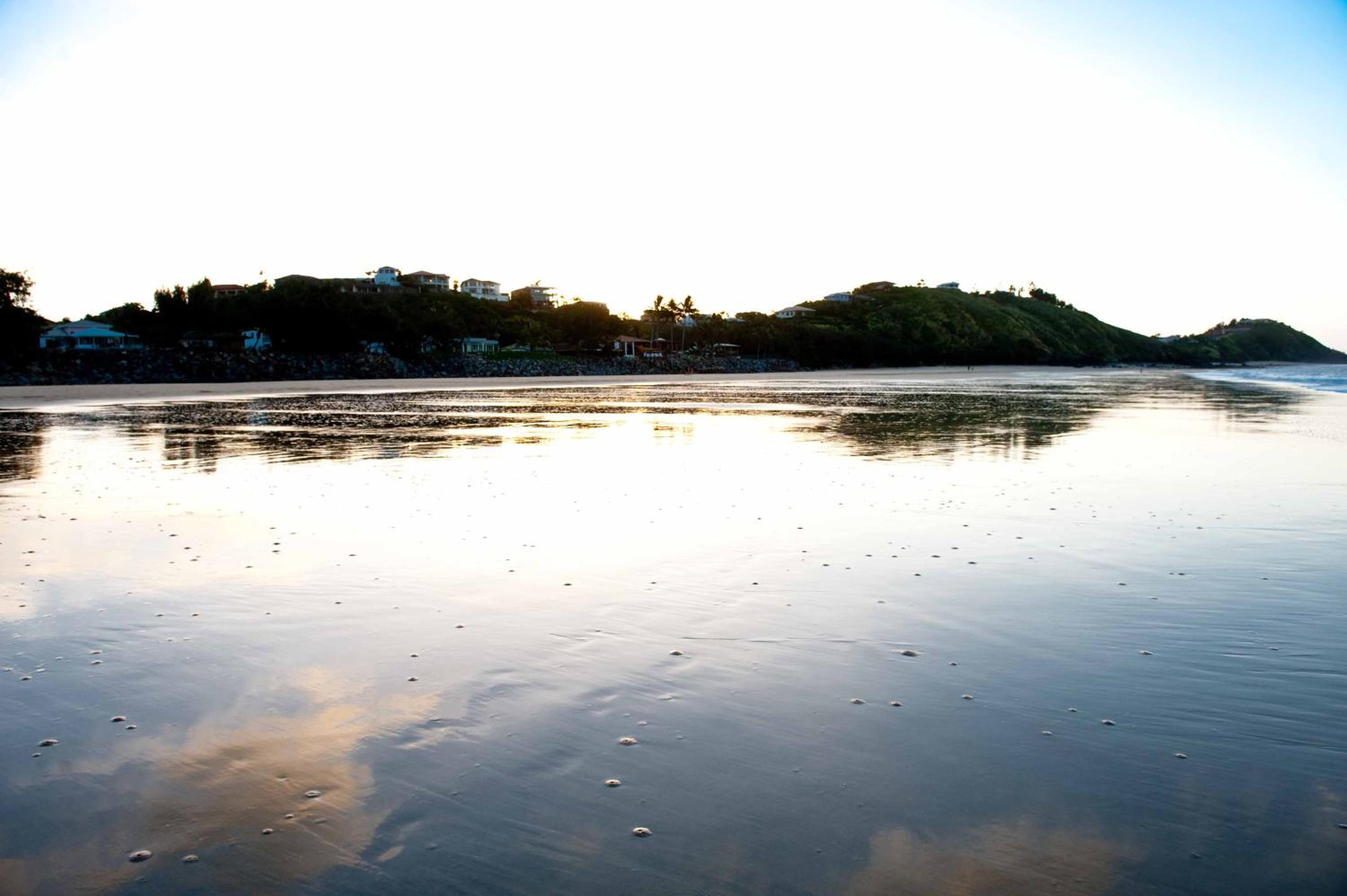 ABSOLUTE BEACH FRONT MACKAY - Blue Pacific