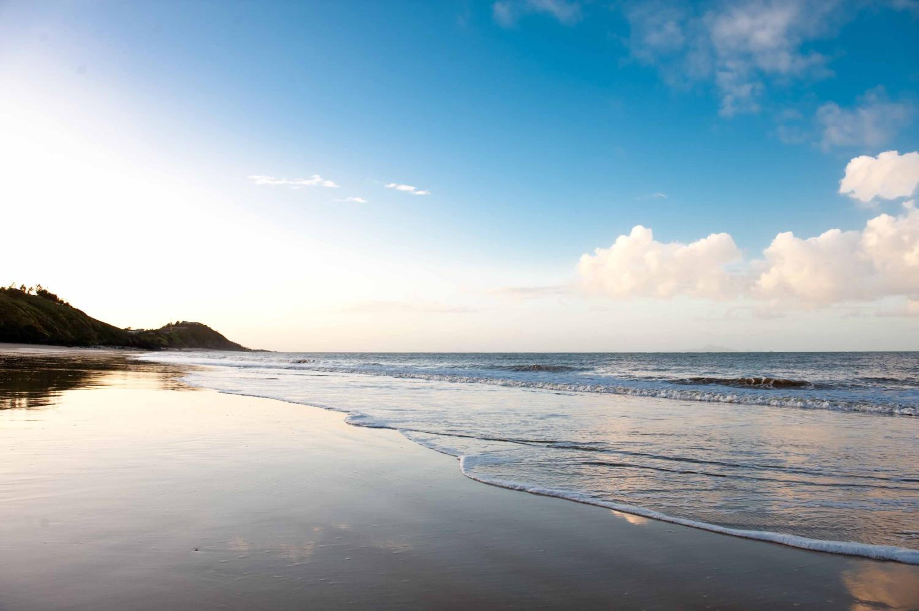 ABSOLUTE BEACH FRONT MACKAY - Blue Pacific