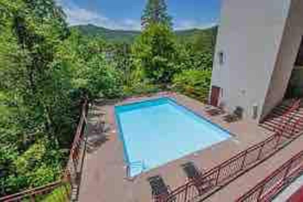Downtown Gatlinburg Condo! 2 Nt Min-3 NT Holiday Min view 2
