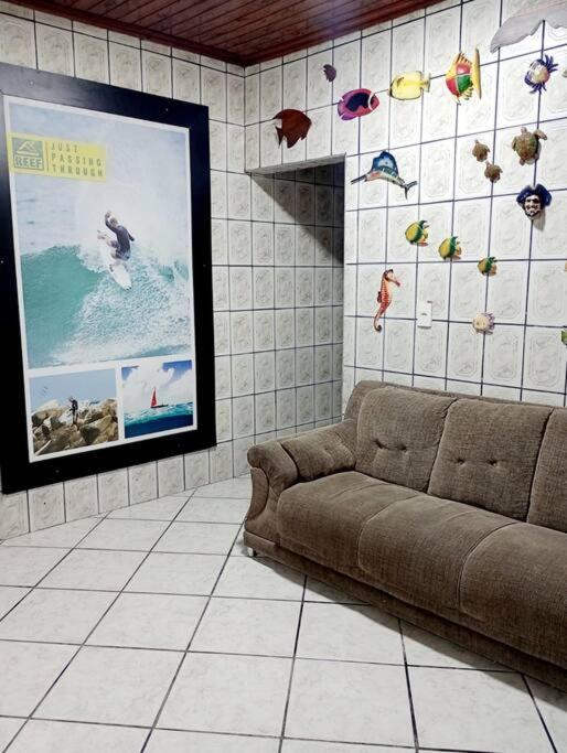 Casa espaçosa com piscina e garagem - Caraguatatuba