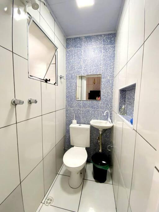 Casa espaçosa com piscina e garagem - Caraguatatuba