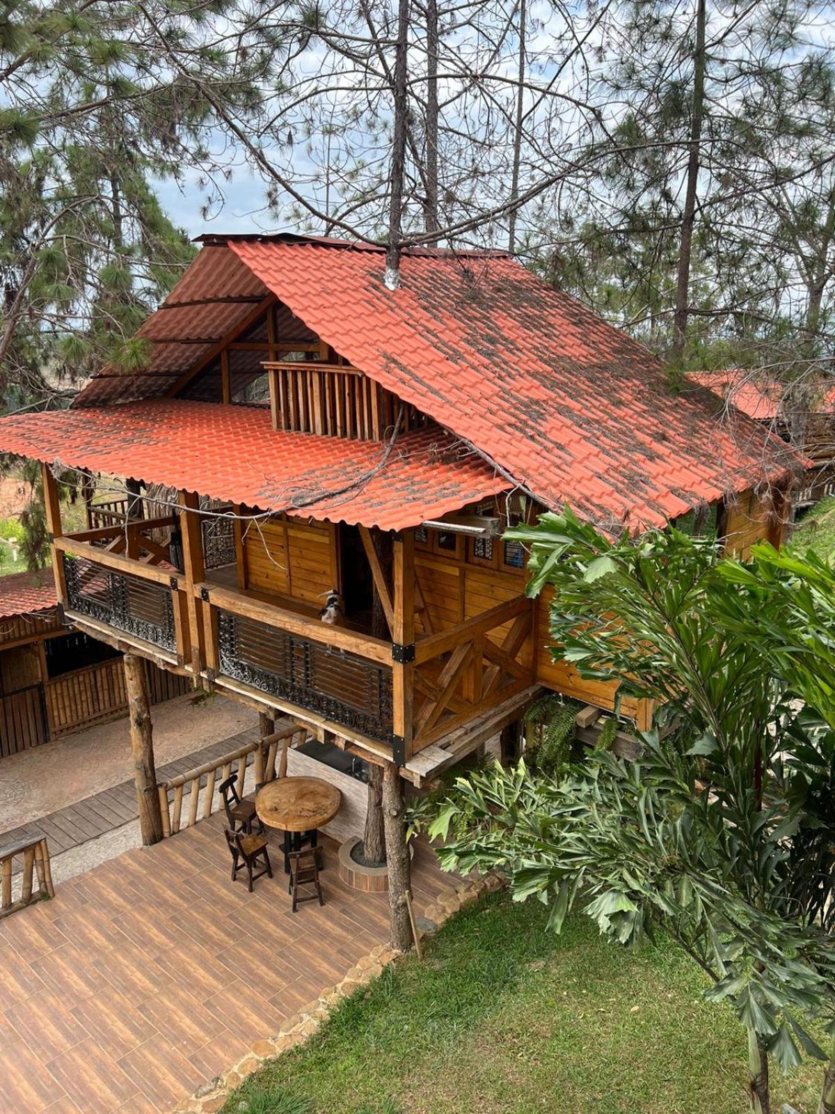 Hotel Y Restaurante Los Dos Potrillos Santa Elena - Cabañas campestres