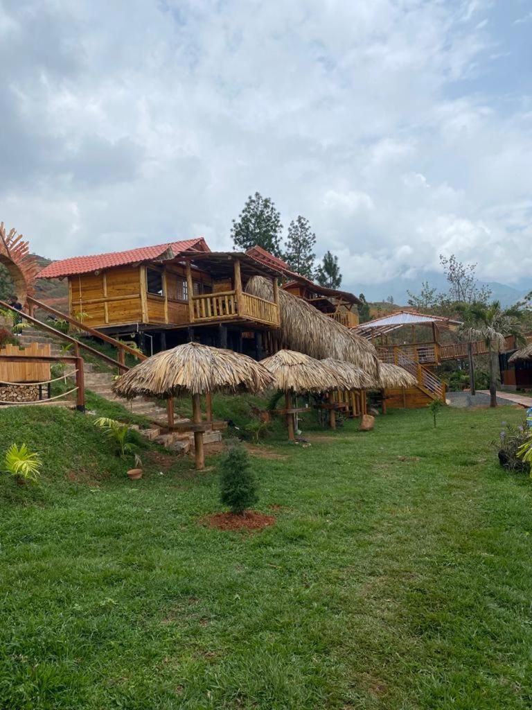 Hotel Y Restaurante Los Dos Potrillos Santa Elena - Cabañas campestres