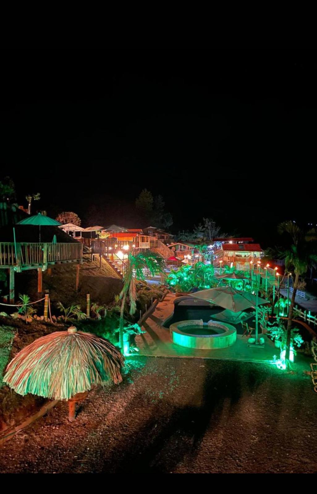 Hotel Y Restaurante Los Dos Potrillos Santa Elena - Cabañas campestres