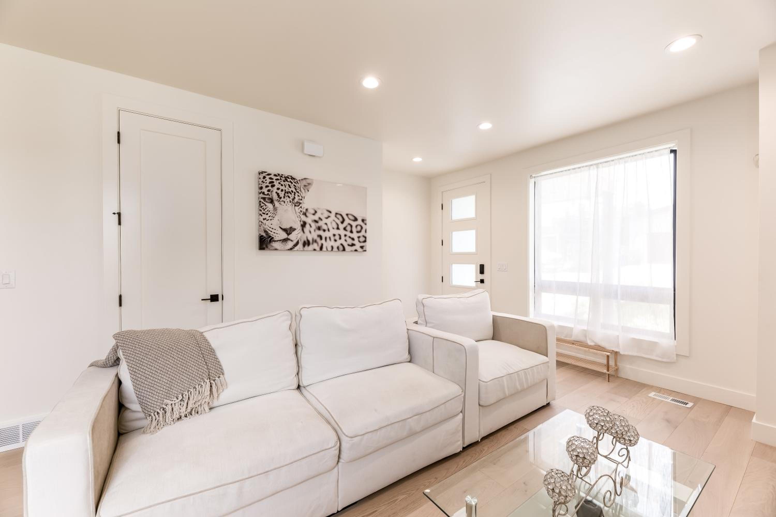 BRAND NEW Modern 5 Bd, 3 Story Home in Sugarhouse! view 3