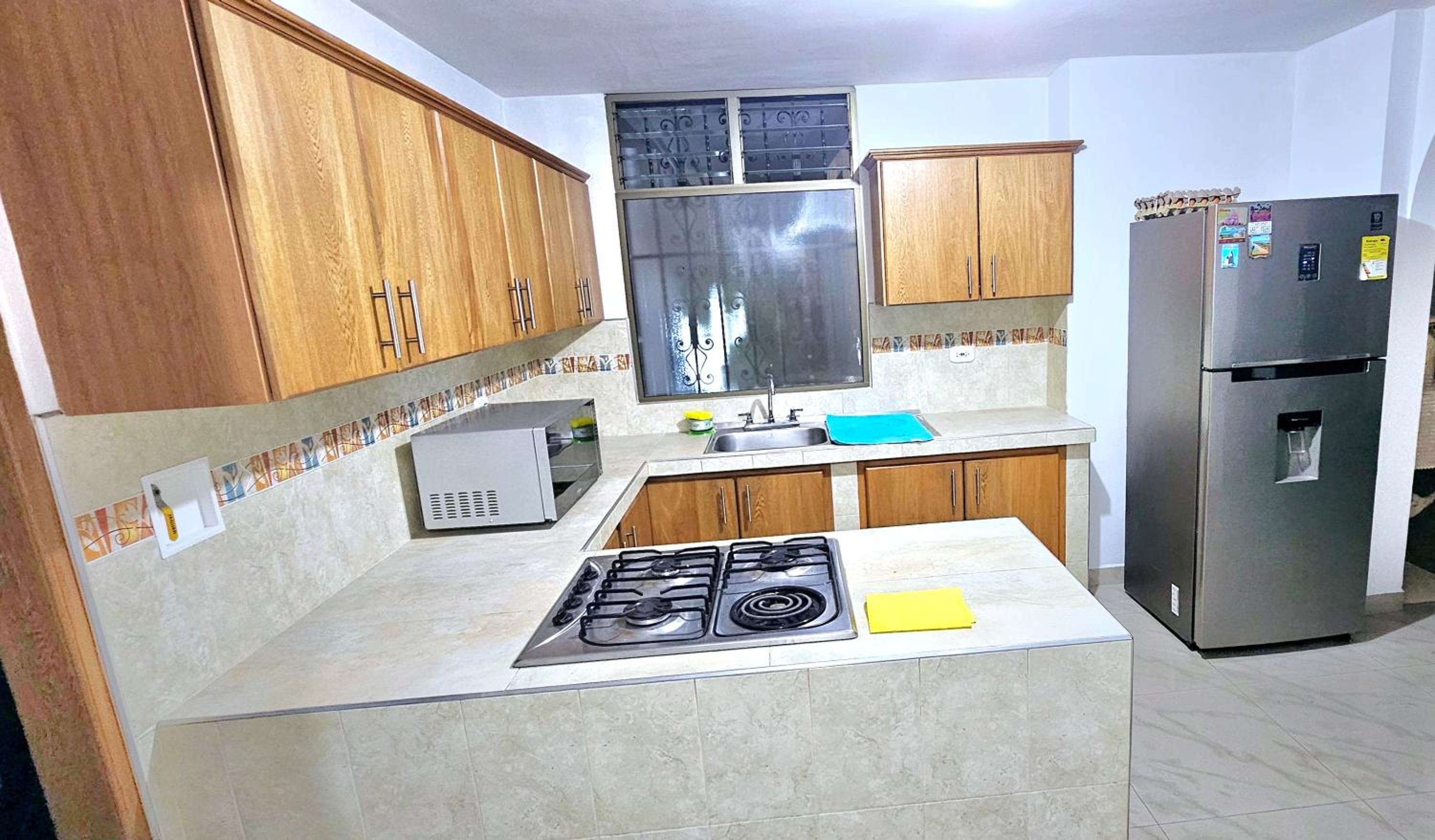 Habitacion cama sencilla baño de uso exclusivo