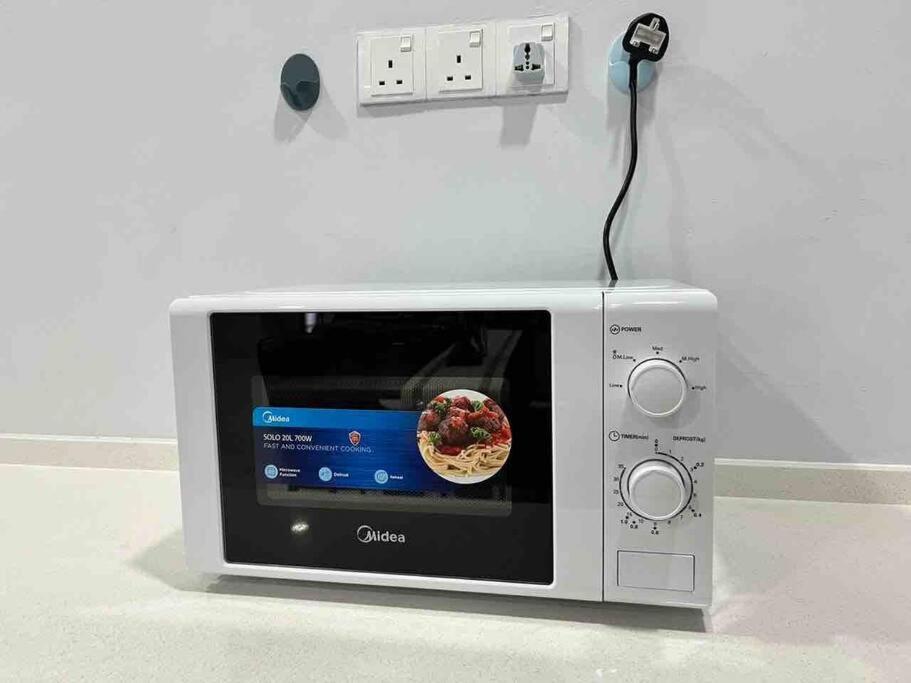 Luxury Netflix Hight Speed Wifi 12pax Johor Bahru Skudai UTM Aeon Taman Universiti Paradigm Mall photo 3