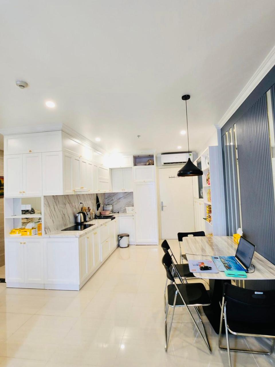 AXS/USD Homestay