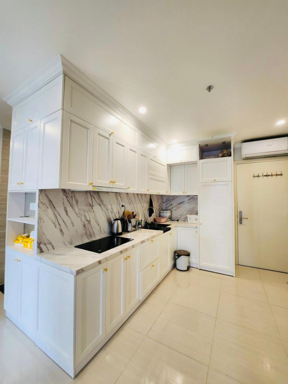 AXS/USD Homestay