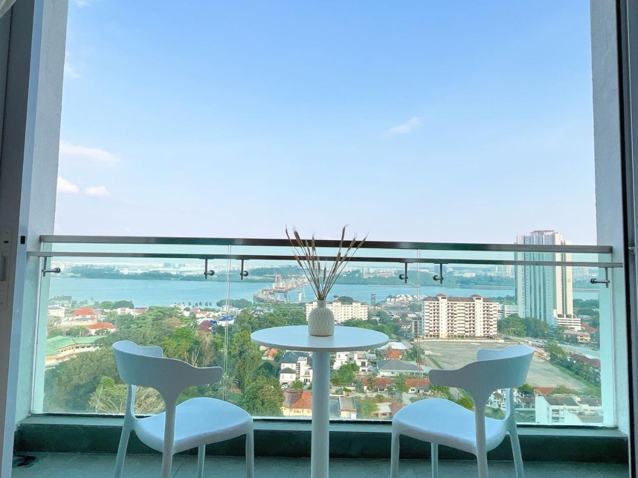 Paragon Suite Homestay by Antlerzone