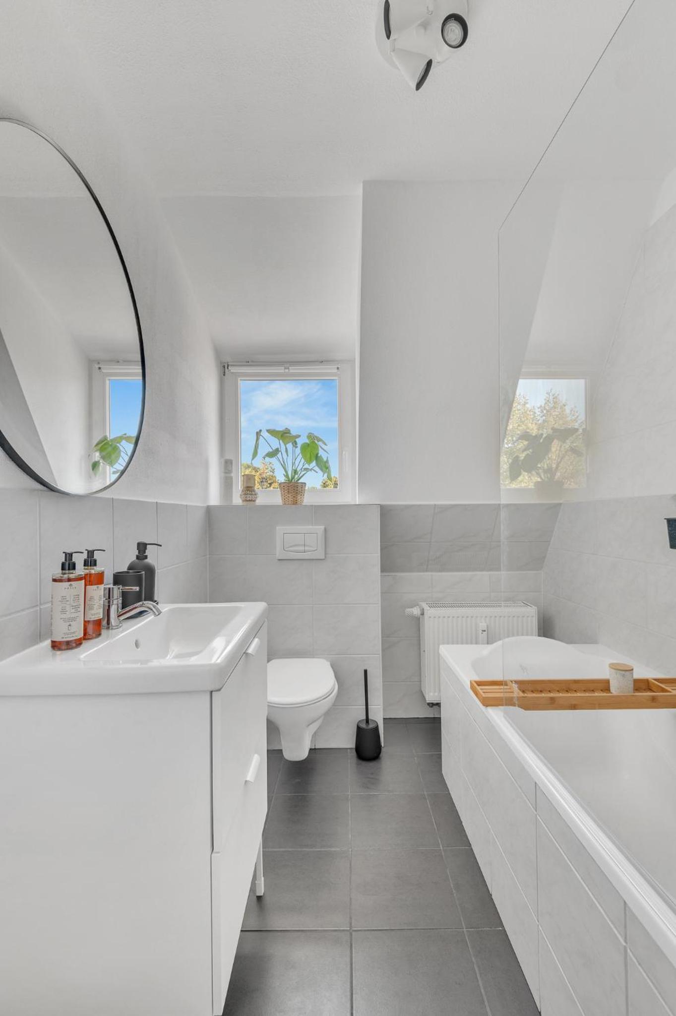 Superb - Schlossblick - Zentral - Smart TV view 4