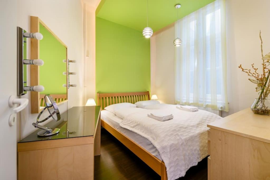 Chrysoprase Apartment