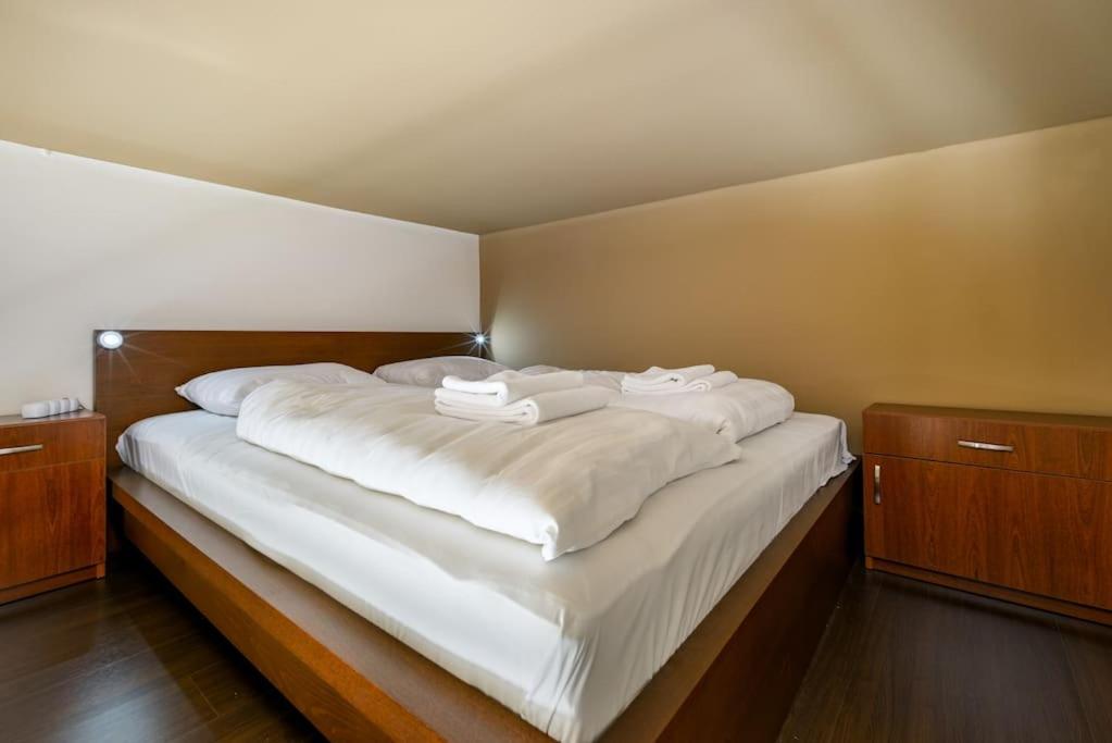 Chrysoprase Apartment