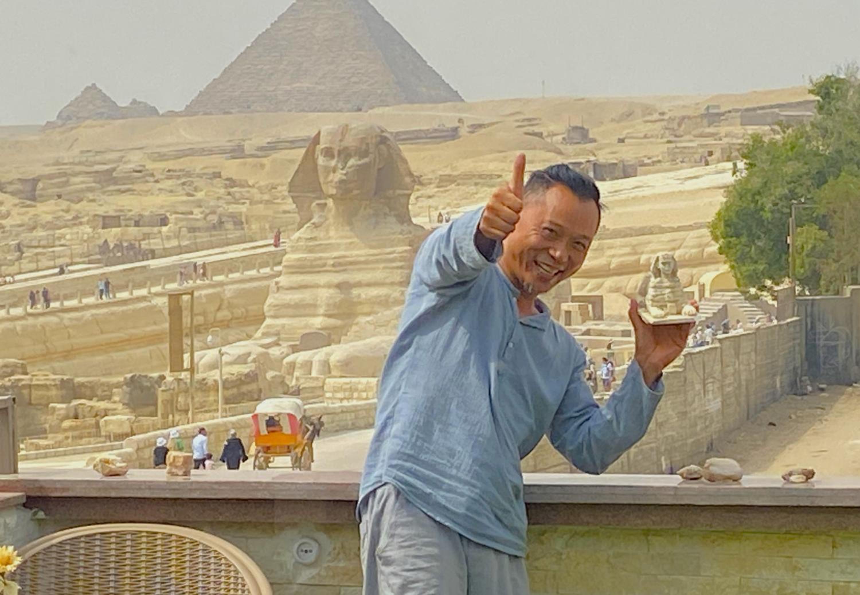 Seven Pyramids View Inn - Rooftop Breakfast