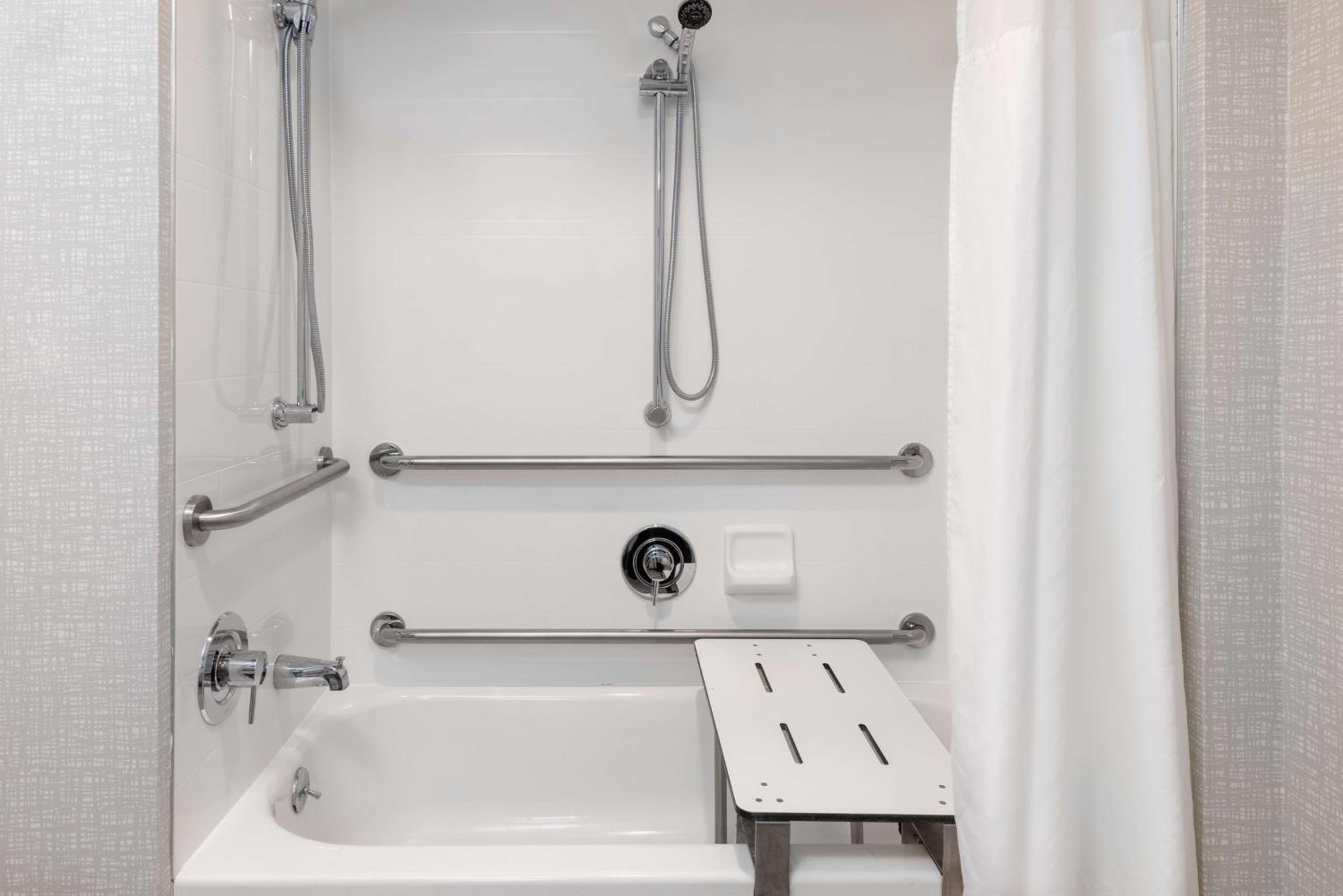 Hampton Inn Boston Bedford Burlington - Property Image 1