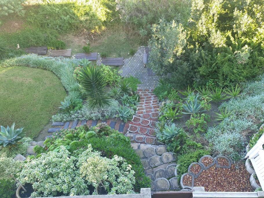 C the Sea 3bedroom house with 2 queen and 2 single beds max 6sleep 2bathroom walk distance to beach in Glentana Outeniqua Strand with free Wi-Fi and sea vi view 3