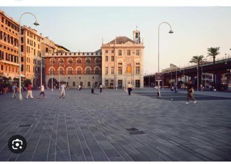CasaBolla in front of Acquario-centro storico