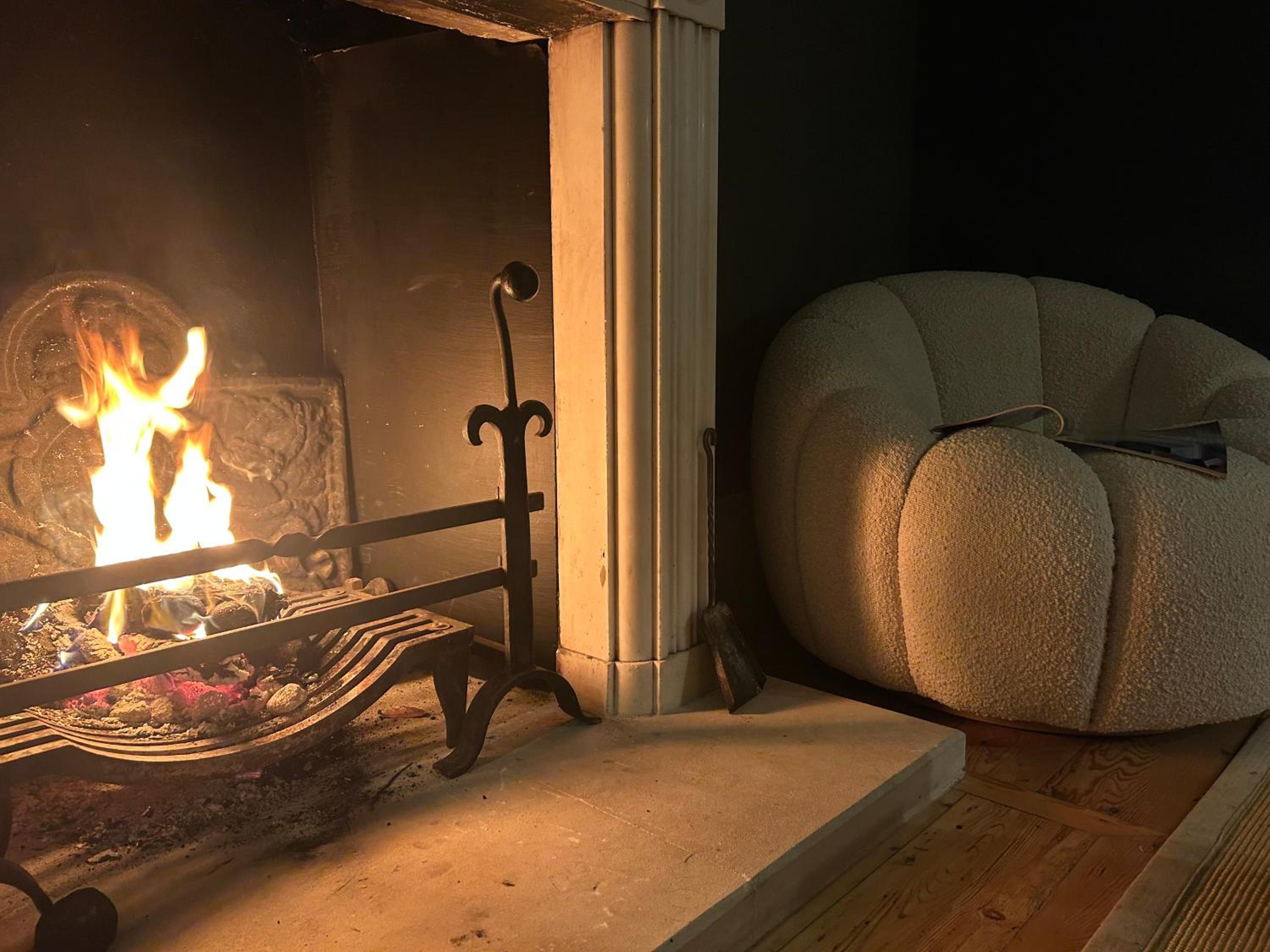 Luxury Grade II Listed Cotswolds Retreat in Royal Market Town view 3