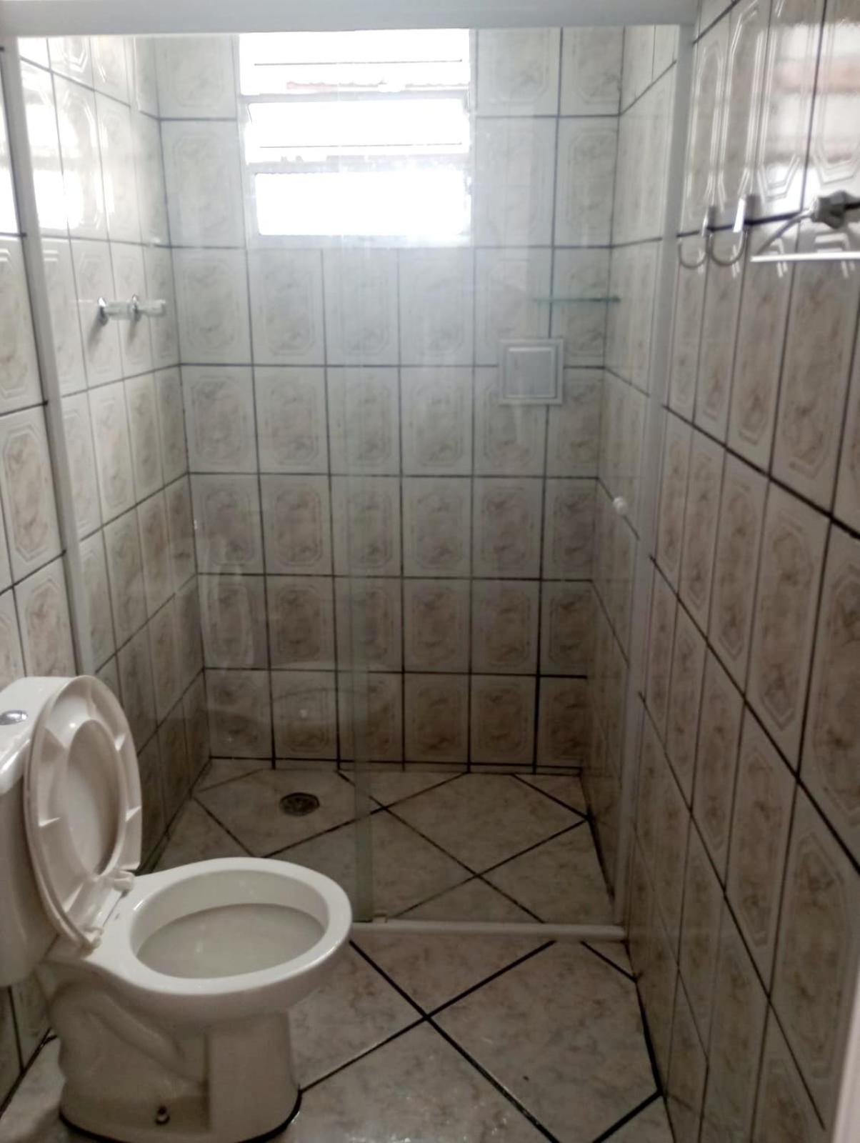 Casa espaçosa com piscina e garagem - Caraguatatuba