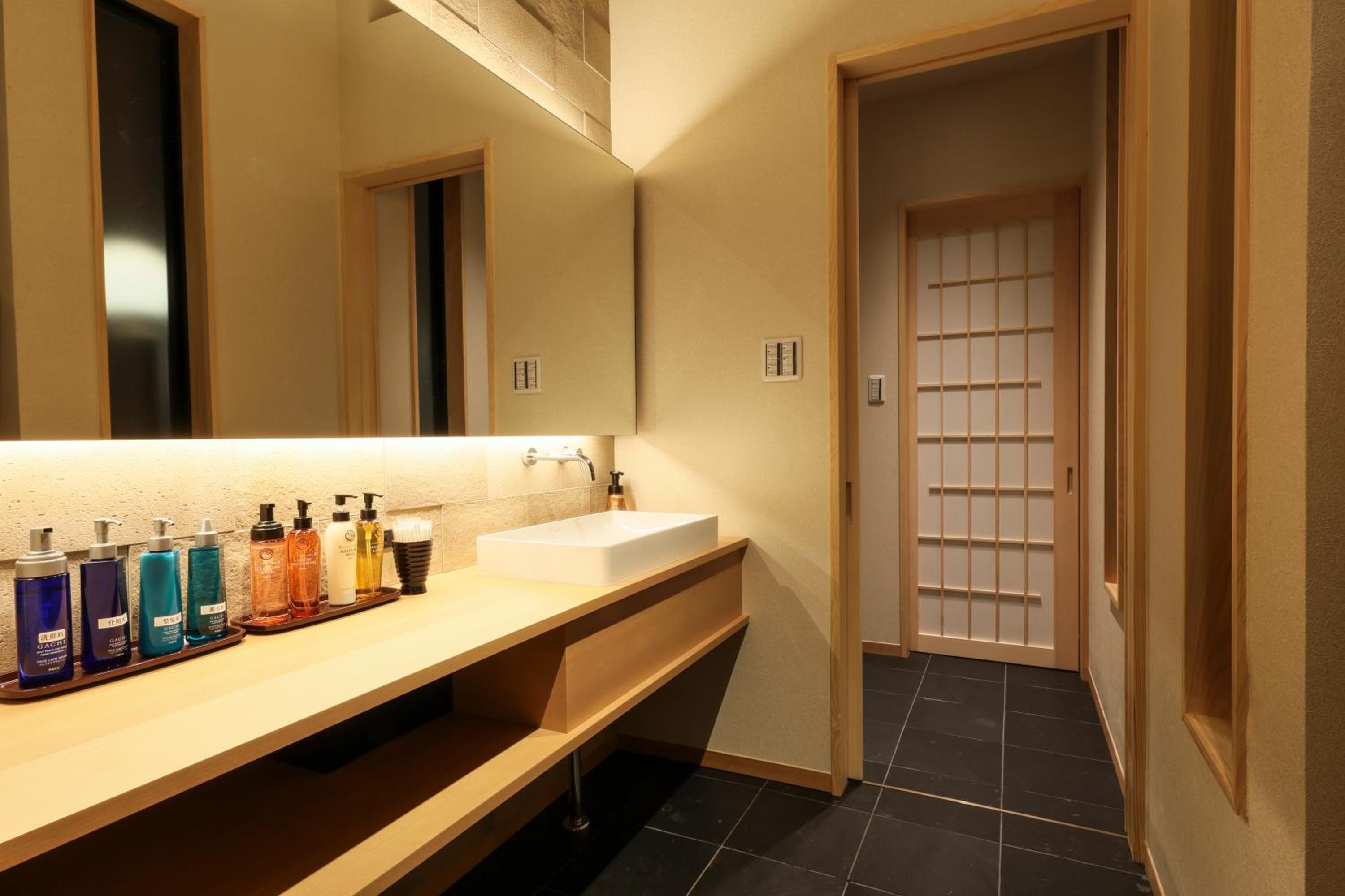 Arima Hot Spring Ryokan Hanamusubi