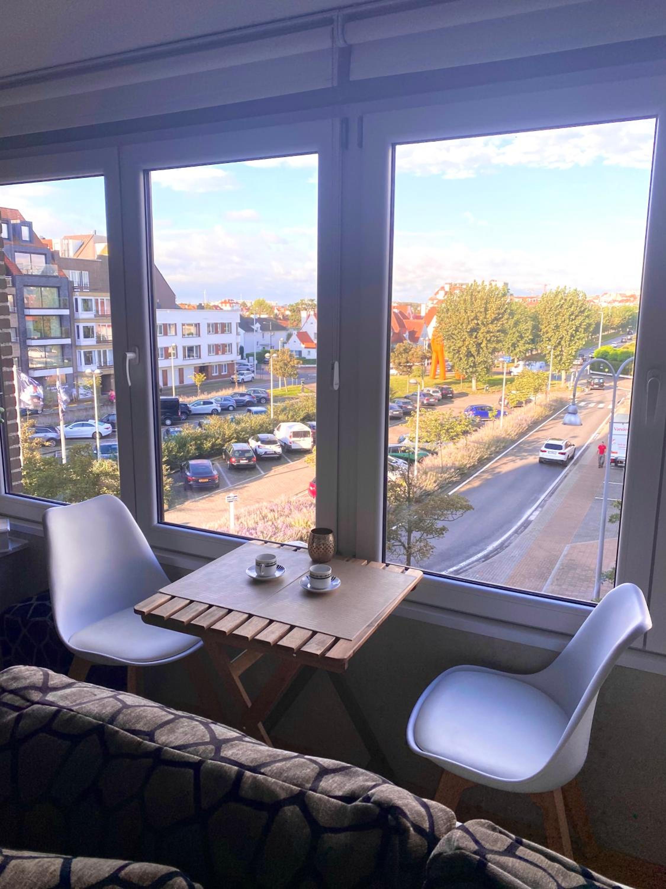 Sunny Home - main view
