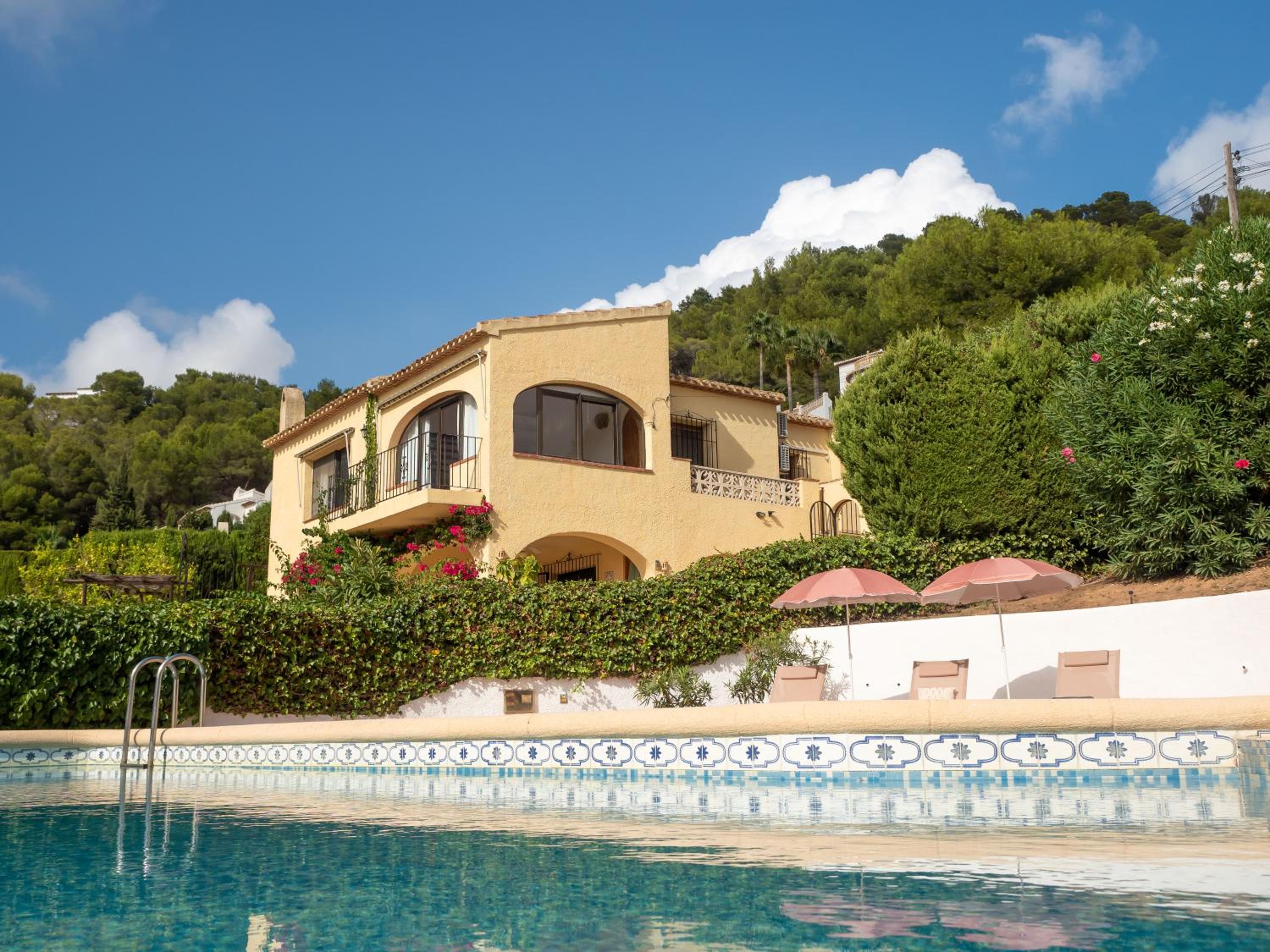 Authentic groundfloor apartment in beautiful villa, Javea