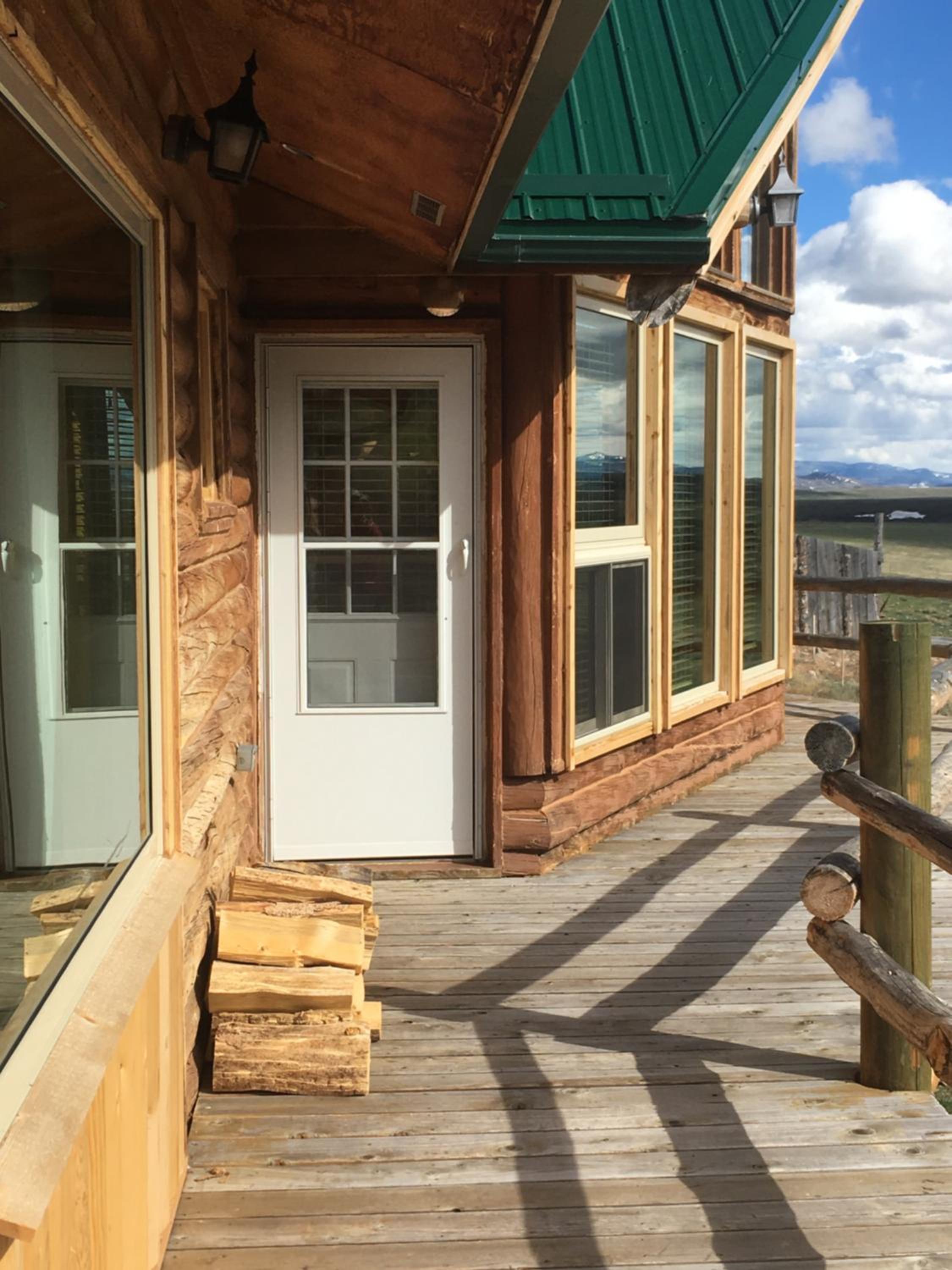 Wapiti Retreat at 22 West Cabins and Recreation view 2
