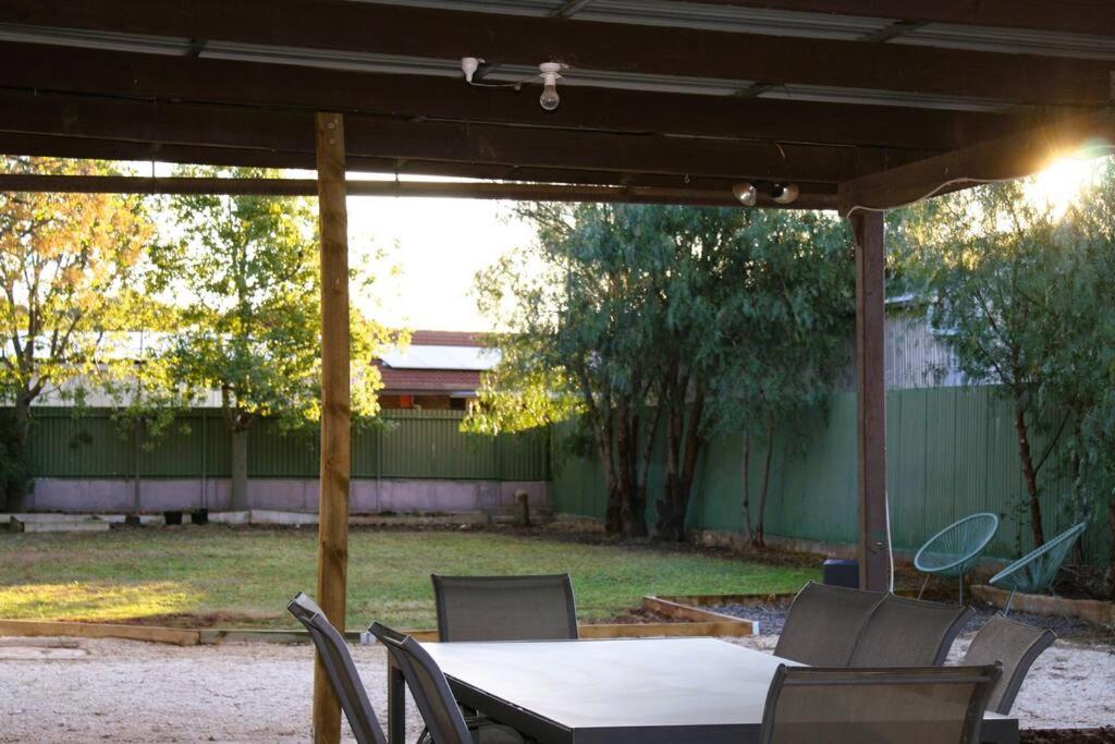 Gum Lodge, Gateway to the Murray