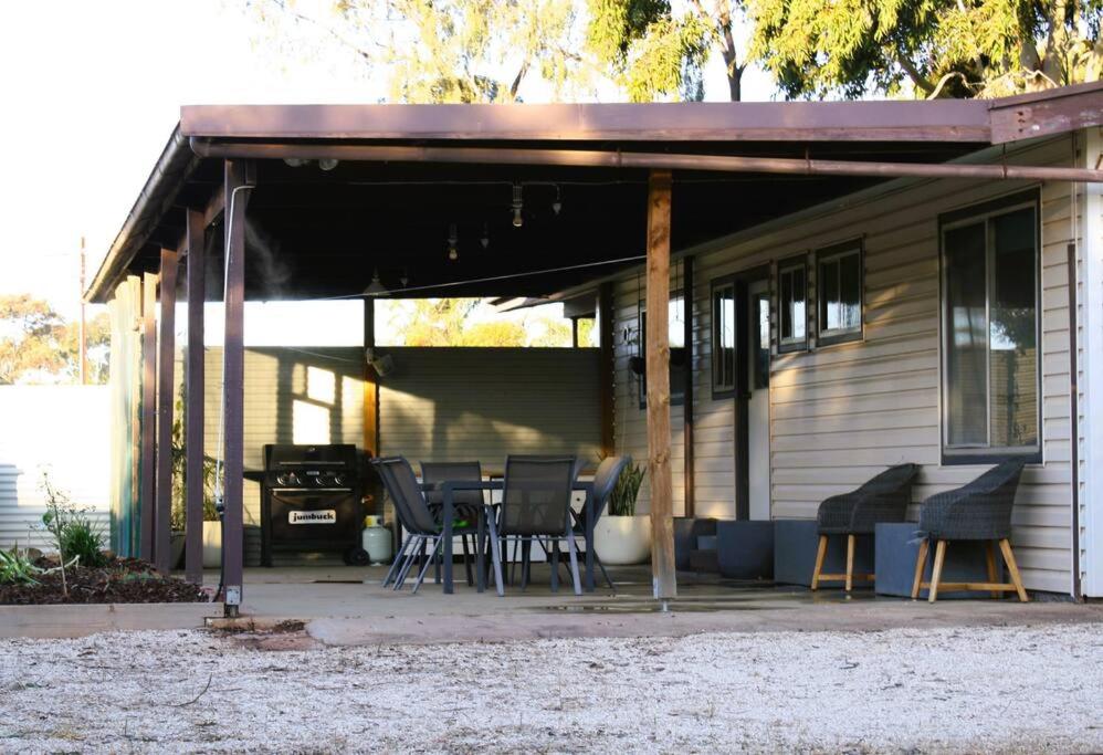 Gum Lodge, Gateway to the Murray