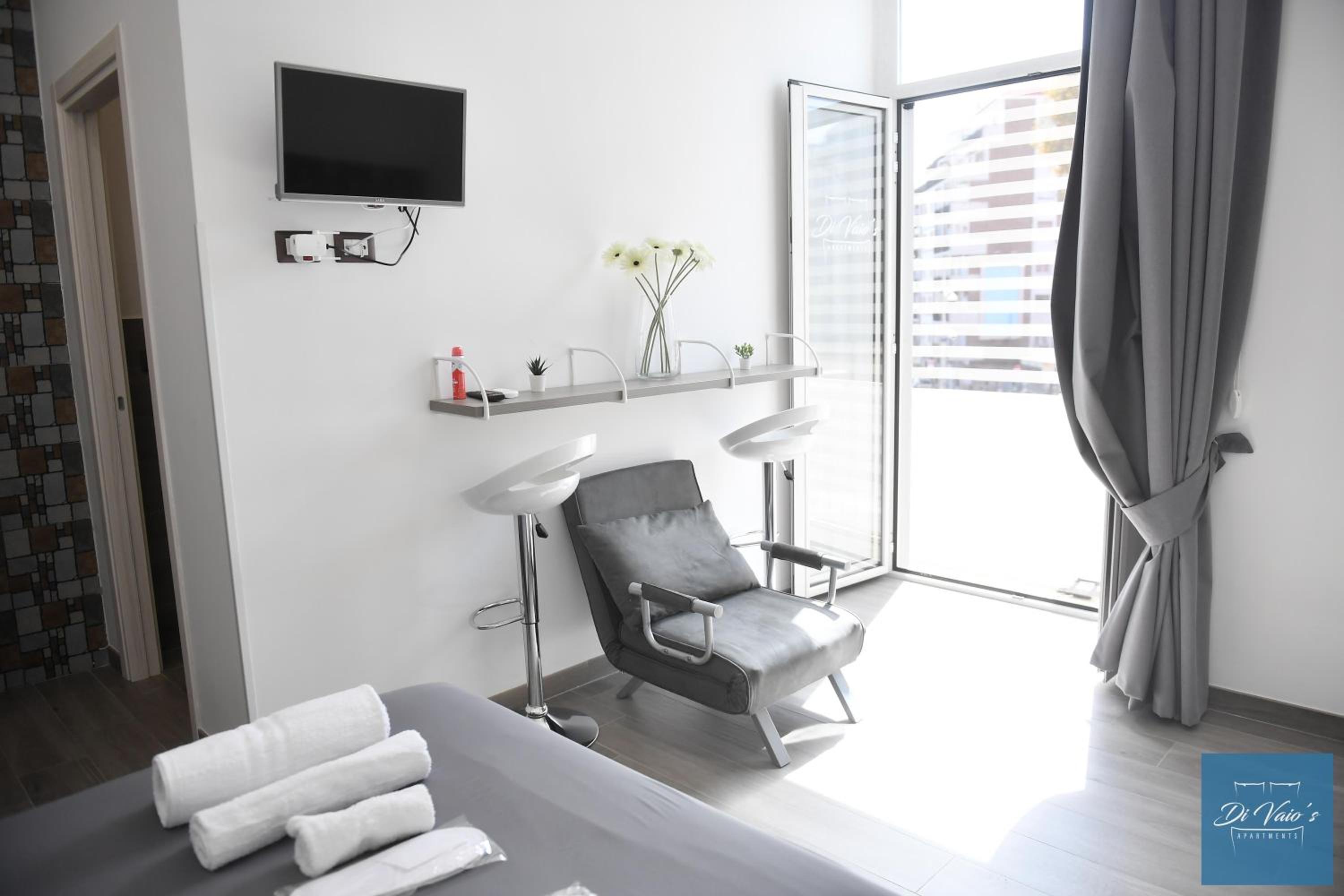 Di Vaio s Apartments adiacente metro Rione Alto