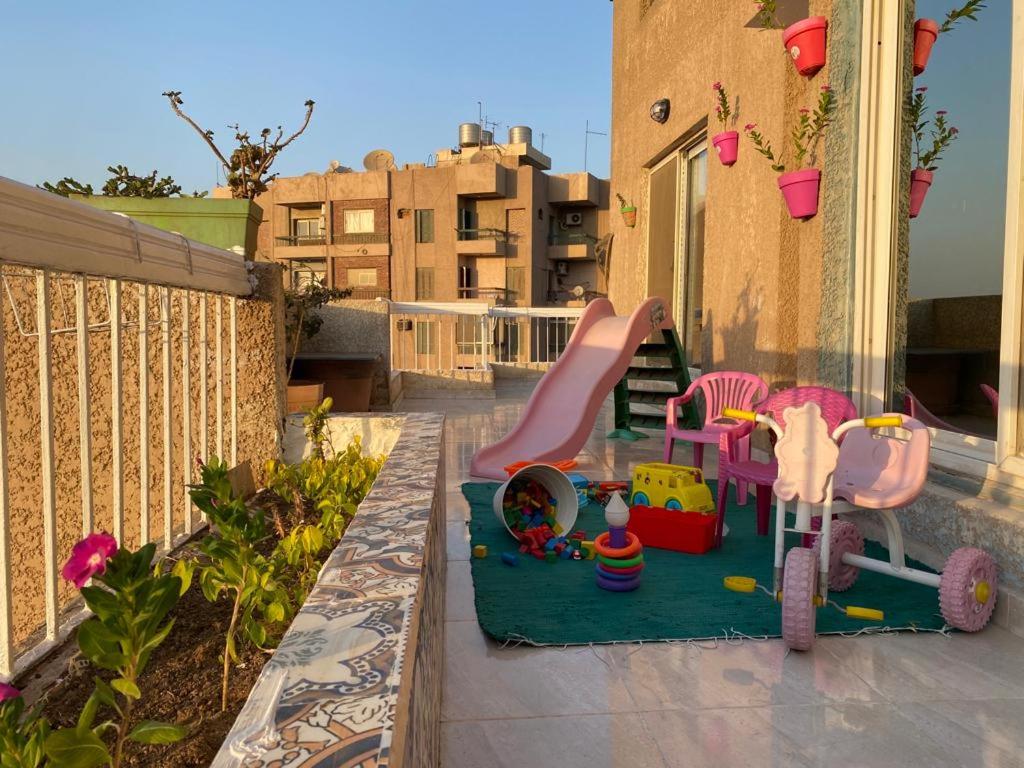 Tamara's Grand Egyptian Museum & Pyramids view 3BR Entire Apartment